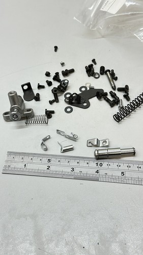 Thread guide and some screws - guide,
